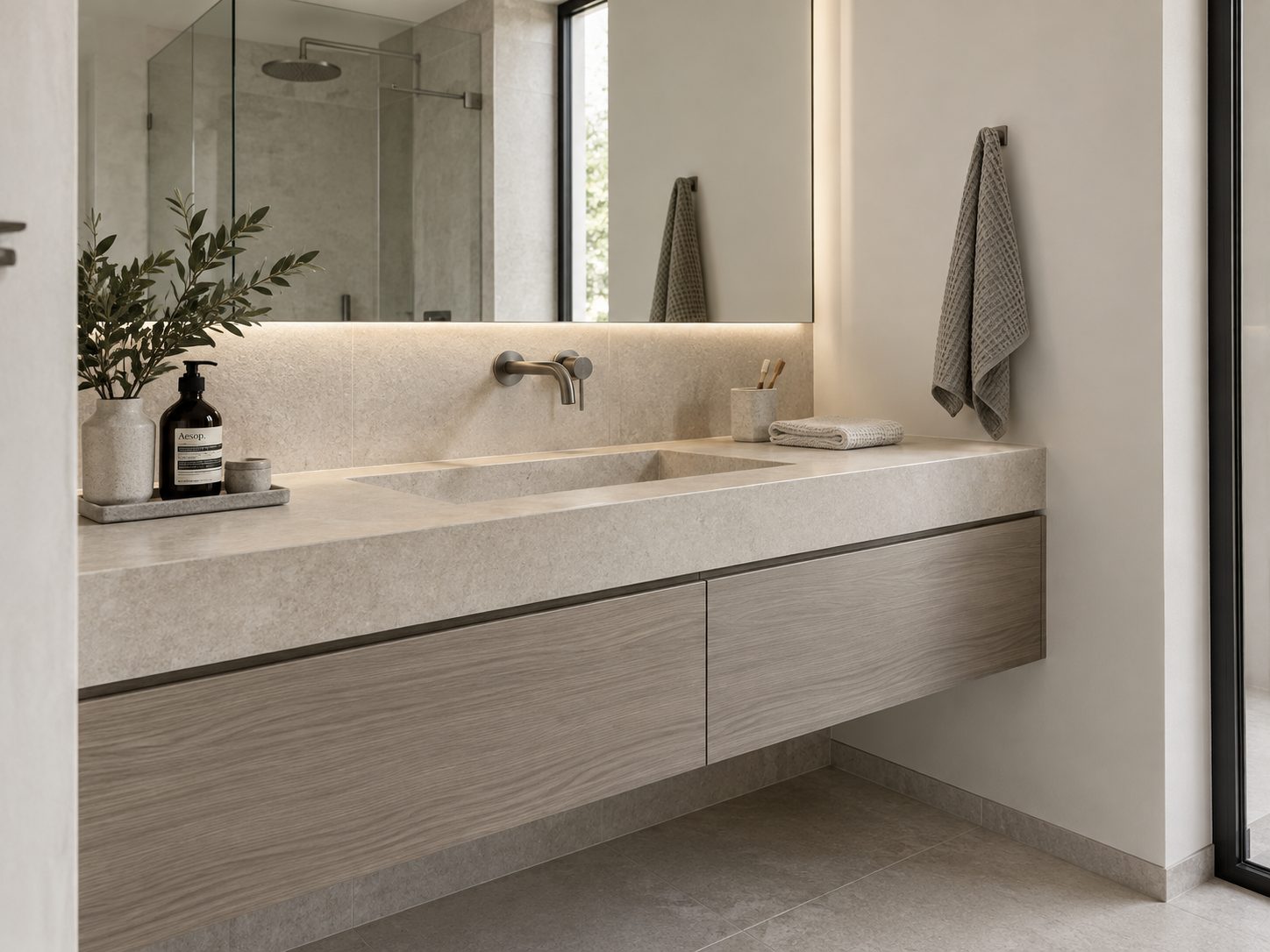 Mueble de baño con espejo retroiluminado